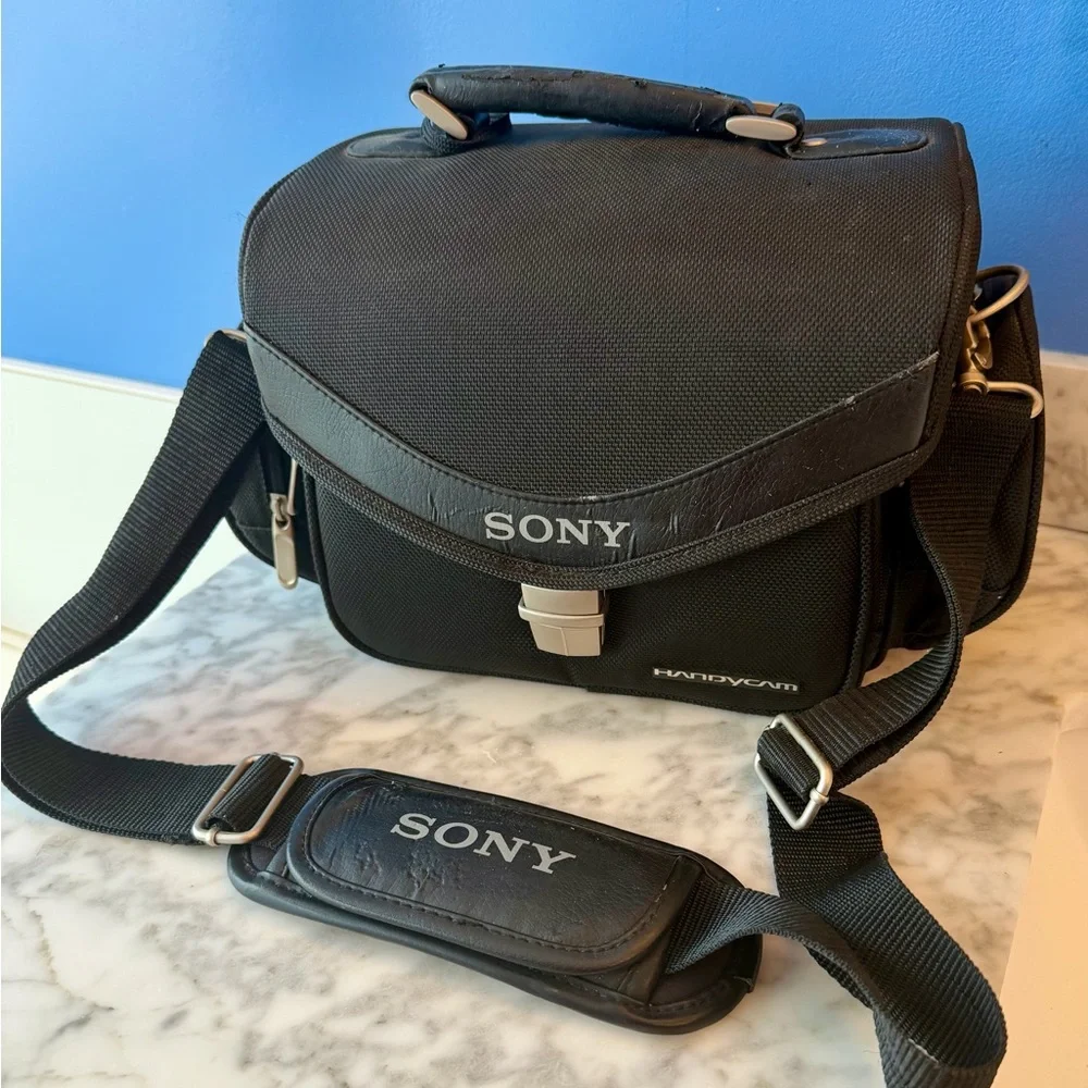 Sony Handycam Digital Camcorder Black Hard Shell Carrying Case w/ Shoulder Strap